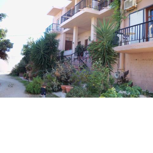 Nikolas Apartments