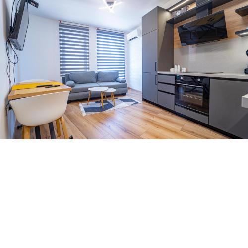 Niko's Cozy Apartment