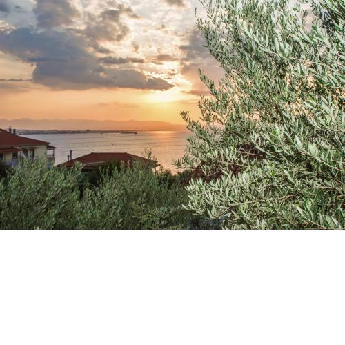 Nina's Villa, Cosy Seaview Retreat