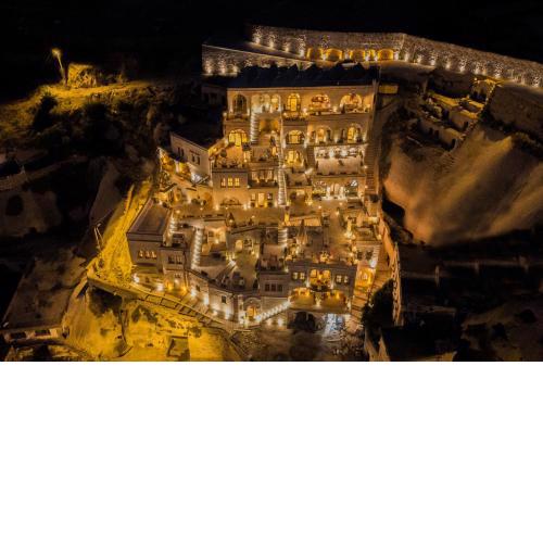 Nino Cave Suites
