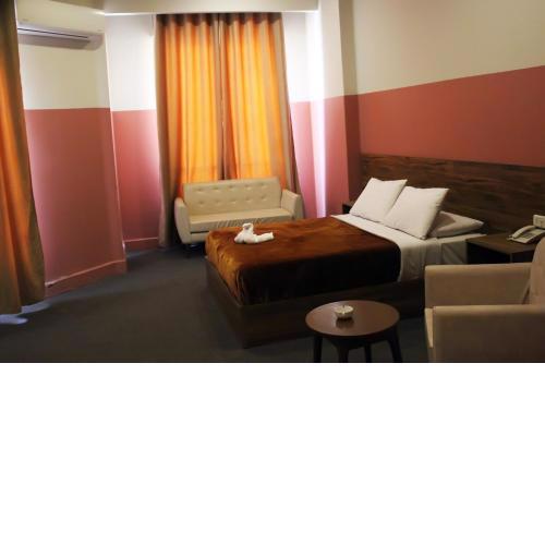 Nitocrisse Hotel