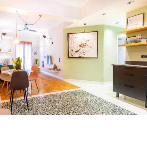 Noa's stylish space in Metaxourgio