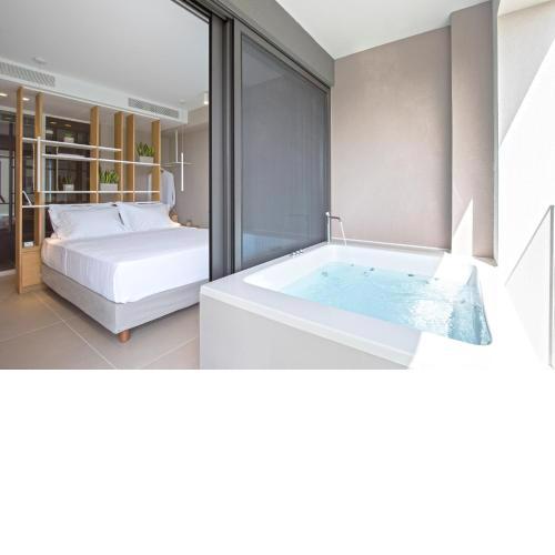 Noemie Luxury Suites