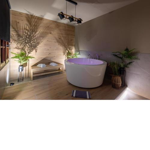 NOHO Boutique , premium living 8