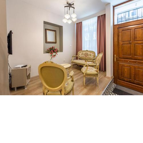 Nostalgic Duplex House near Trendy Attractions in Sisli