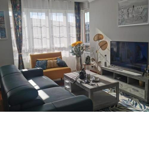 Nuevo! Apartamento con garaje