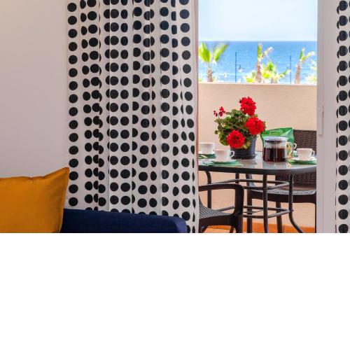 NUEVO apartamento junto al mar