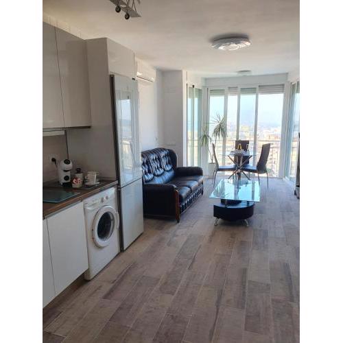 Nuevo Estudio, recién reformado, Wifi, Centro de Torremolinos