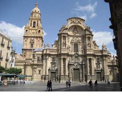 Nuevo junto a Catedral
