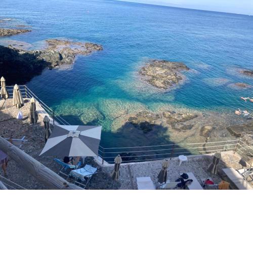 Oasi nel verde con discesa al mare e con piscina
