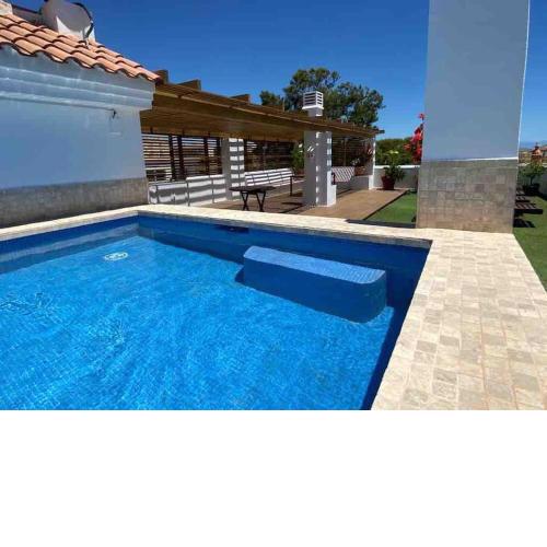 Oasis Atico - piscina privada - vistas al mar