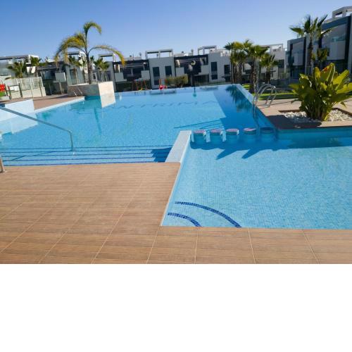 Oasis Beach 8 Top floor apartment in Torrevieja Punta Prima