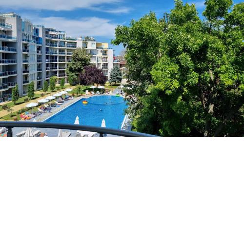 Oasis dream apartment with pool by the sea