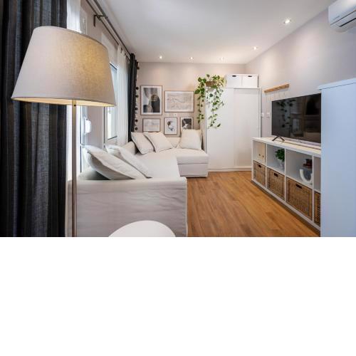 Ocean Breeze Suite 1min to Beach