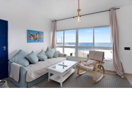 Oceanfront cozzy house