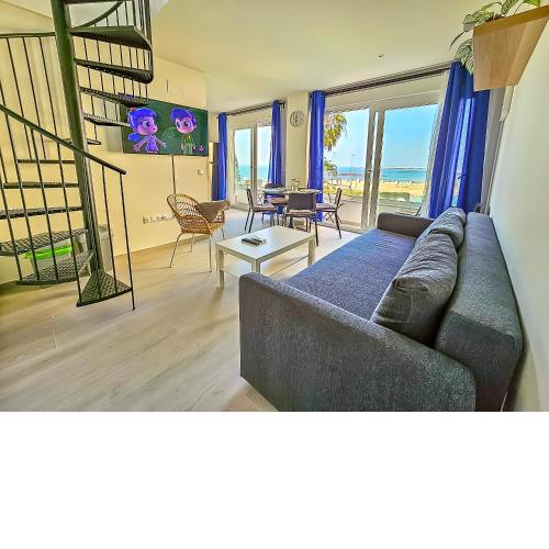 Oceanfront Duplex with a Rooftop Pool and Terrace