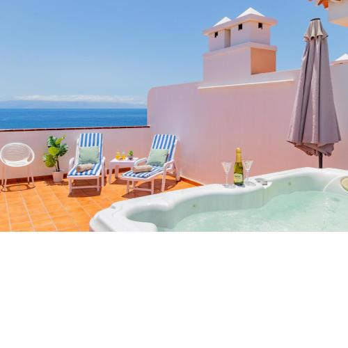 Oceanview Penthouse With Jacuzzi by Dream Homes Tenerife