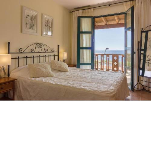 Okeanos Villa front line San Blas