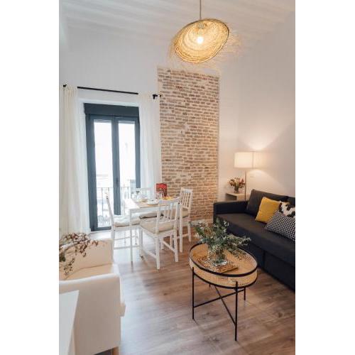 O&L Puñonrostro Bright Minimalist Central Home