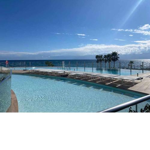 Ola Azul Estepona