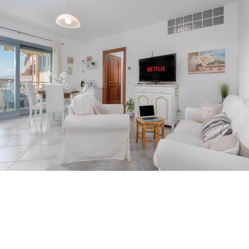 OLBIA COSTA SMERALDA Luxury Apartment with Balcony