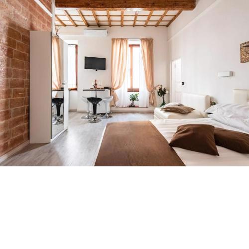 Old Market Suite
