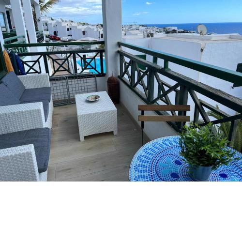 Old town with Sea & harbour views , shared pool