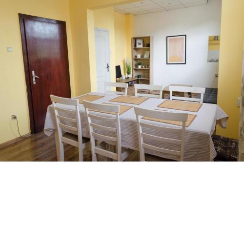 Oleander Rooms & Apartment