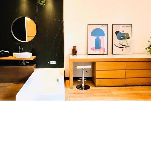 Oli’s charming house