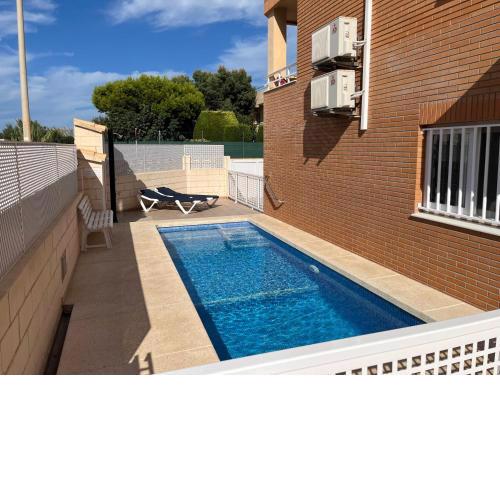 OLIVA HOLIDAYS 1