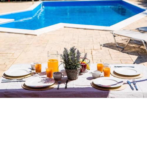 Olive Grove Poolside Apartments