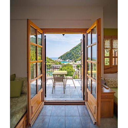 Olive House in Damoucharu with a sea view - Delicious Houses