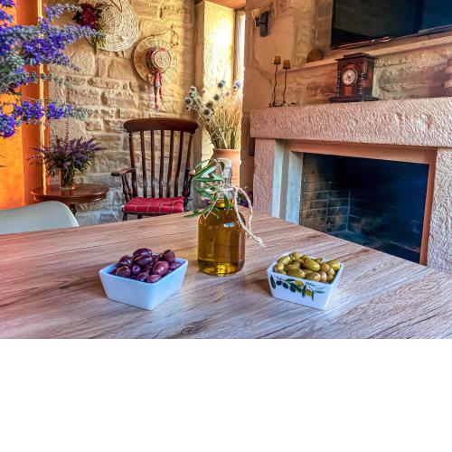 OLIVE LAND - ΓΗ ΤΗΣ ΕΛΙΑΣ / STONE VILLA.