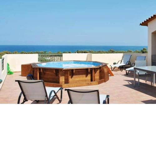 Olive Tree Farm 200m from the beach