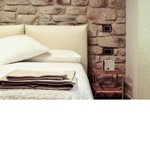 Olivia Rooms Teocrito