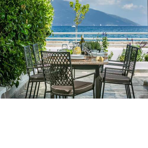 Olvio Living by the Sea