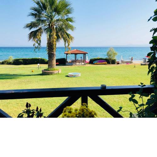 ON THE BEACH apartment