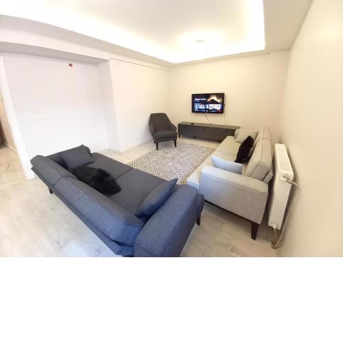 One and Only Brandnew Full Apartment