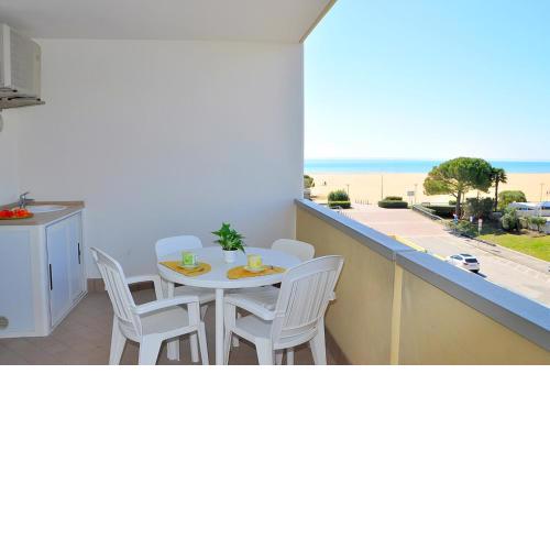One Bedroom Apartment in a residence with Swimming pool no69