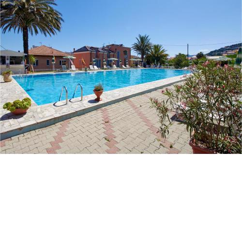 One-Bedroom Apartment Pietra Ligure -SV- with Sea View 02