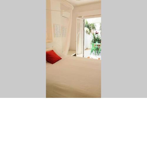 One Bedroom Apartment with Outdoor Space Next to Museum