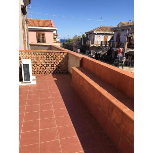 One bedroom appartement at Acireale 50 m away from the beach with furnished terrace
