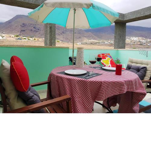 One bedroom appartement at Candelaria 150 m away from the beach with shared pool furnished terrace and wifi