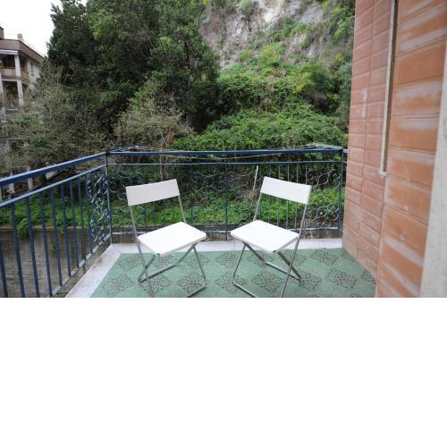 One bedroom appartement at Maiori 50 m away from the beach with furnished balcony and wifi