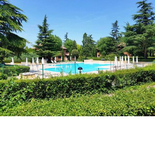 One bedroom appartement at Sirmione 200 m away from the beach with shared pool furnished terrace and wifi
