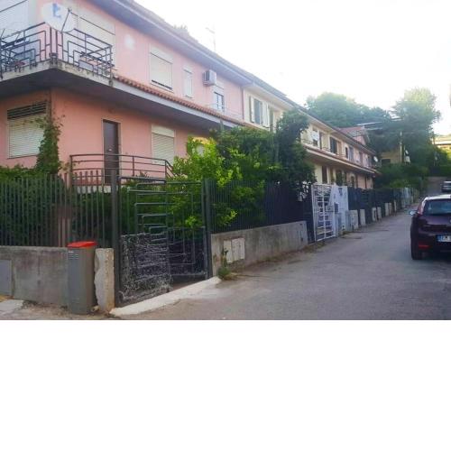 One bedroom appartement with city view and enclosed garden at Telese Terme