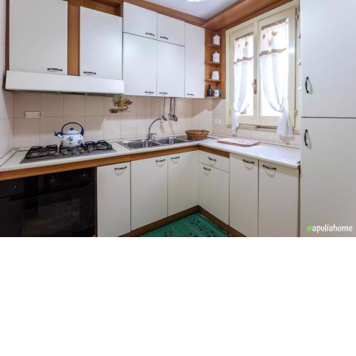 One bedroom appartement with city view balcony and wifi at Gallipoli 2 km away from the beach