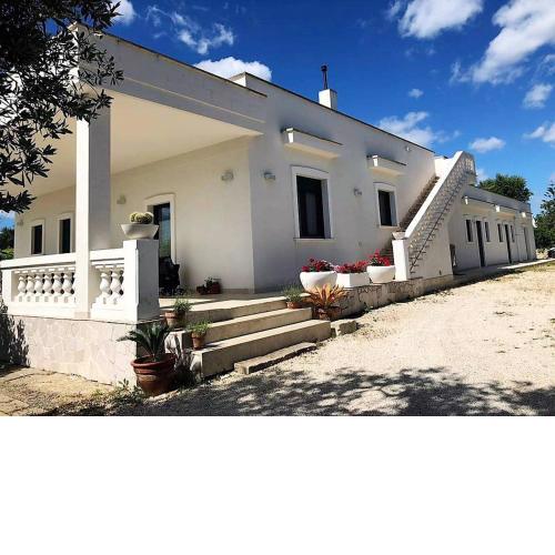 One bedroom appartement with city view enclosed garden and wifi at Carovigno 7 km away from the beach