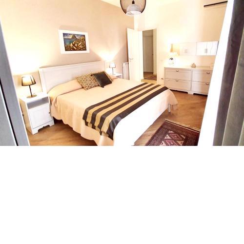 One bedroom appartement with city view furnished balcony and wifi at Palermo 7 km away from the beach