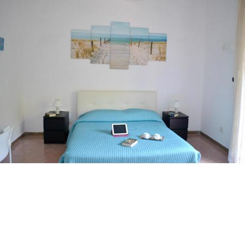 One bedroom appartement with furnished garden and wifi at Sorrento 1 km away from the beach